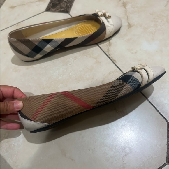 Burberry Flats Size 41 - Picture 3 of 7